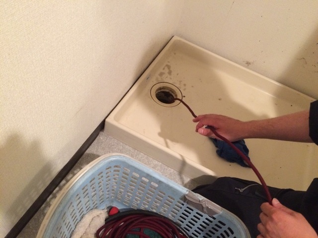洗濯機置場の配水管高圧洗浄