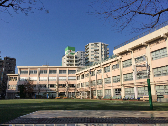 学区内の板橋区立第六小学校