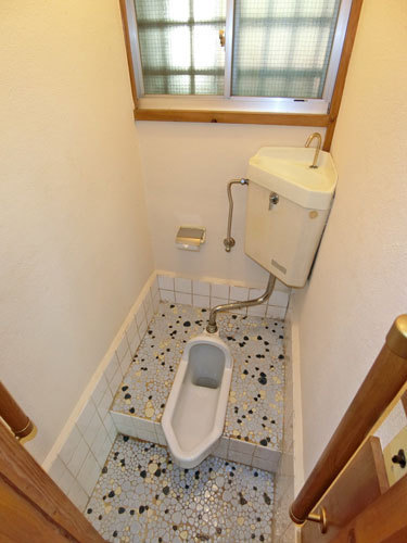 交換前の和式トイレ